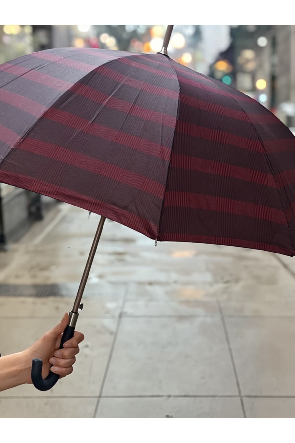 Rüzgâra ve Yağmura Dayanıklı 12 Telli Büyük Şemsiye – 93 cm