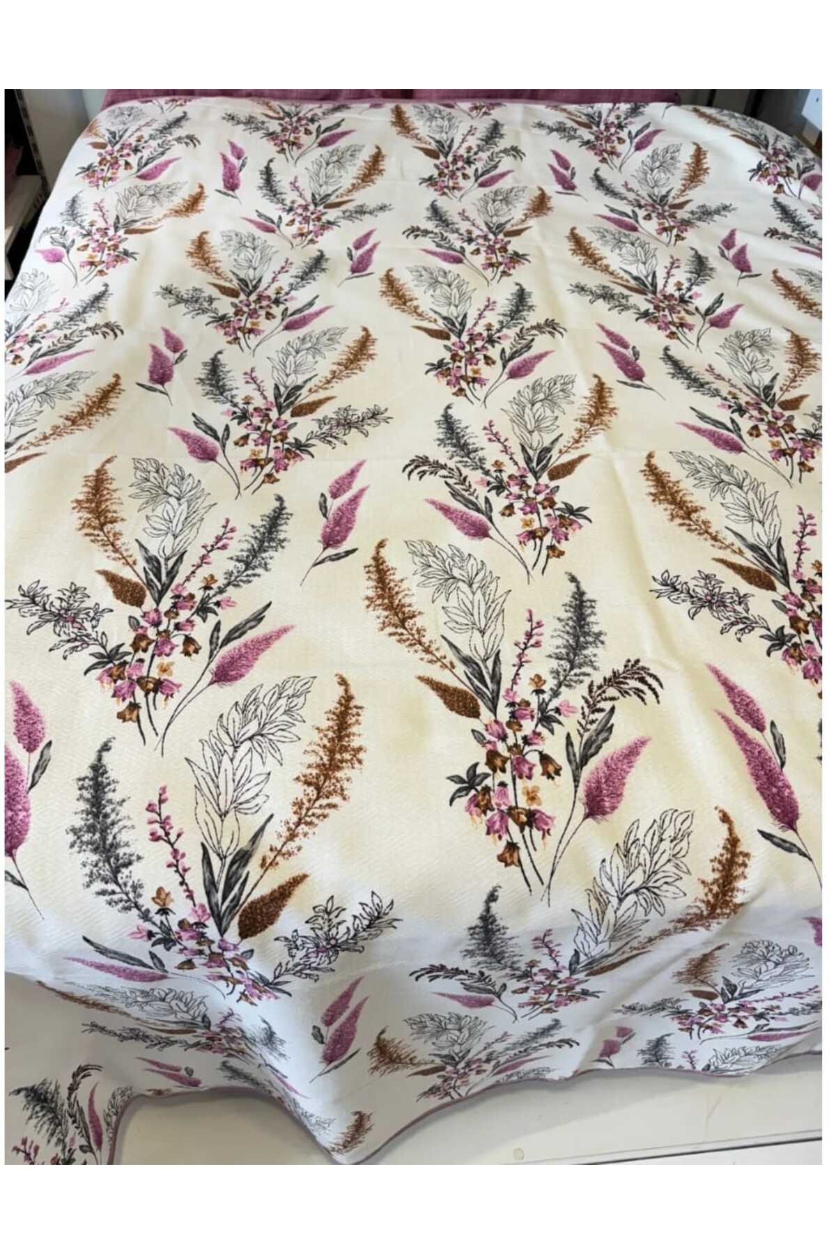 Renkli Çiçek Desenli Tek Kişilik Pike – 160x240 cm | Canlı, Neşeli ve Hafif Yaz Konforu