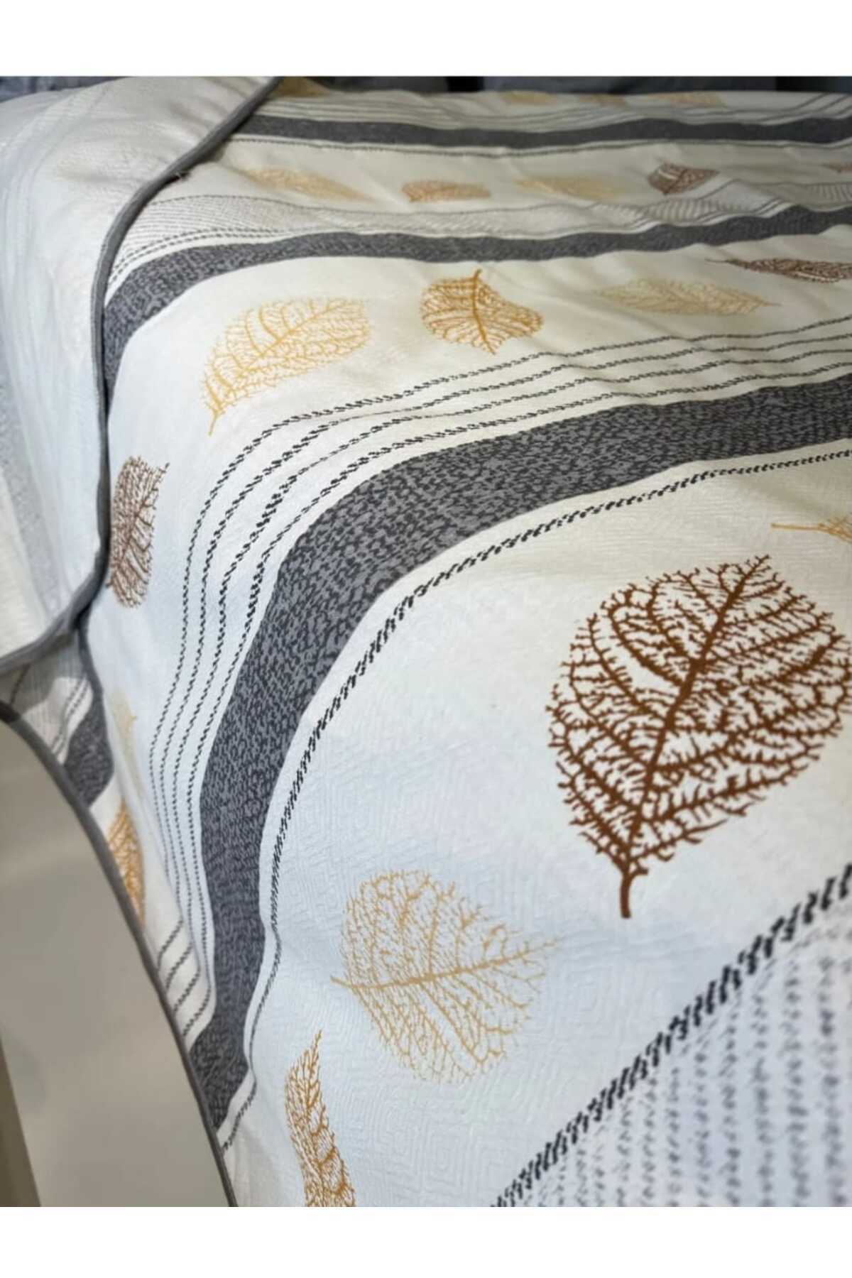 Yaprak Desenli Renkli Tek Kişilik Pike – 160x240 cm | Doğadan Hafif ve Şık Tasarım